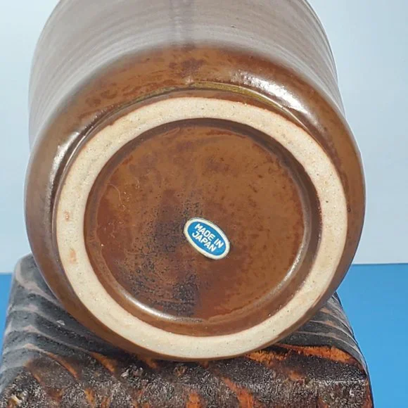 Brown Glazed Stoneware Bottle Jar Vase with pattern Made in Japan (Saki) - Picture 9 of 12